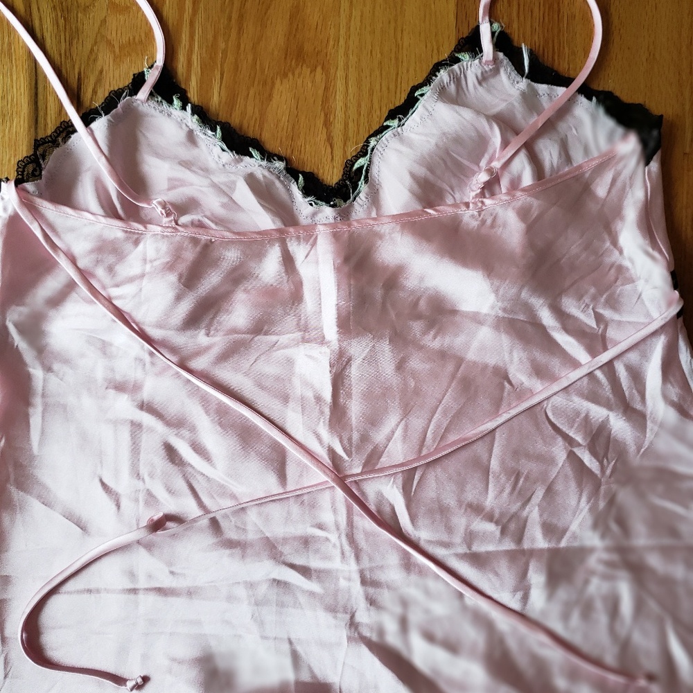 Lingerie - Picture 3 of 4